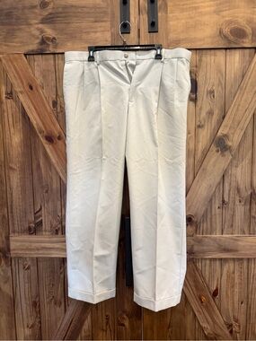 Dockers Men's Light Beige Dress Pants